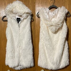 🌟 Fluffy Hooded Vest 🌟